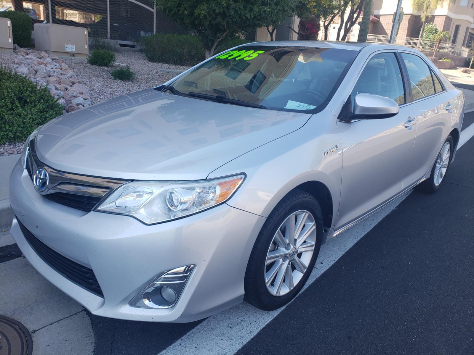2014 /gray and black Toyota Camry Hybrid lx (4T1BD1FK3EU) with an 3.5L V6 DOHC 24V engine, 5-Speed Automatic transmission, located at 323 E Dunlap Ave., Phoenix, AZ, 85020, (602) 331-9000, 33.567677, -112.069000 - 2014 Toyota Camry Lx,......... A Must See!! No accidents. cold AC. the car is gorgeous inside and out. power windows, power door locks, Touch screen Stereo/CD player, phone sync, Bluetooth, backup camera, satellite compatible, navigation, Clean gray and balck interior with beautiful gray leather sea - Photo #0